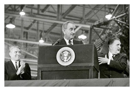Wernher von Braun, Lyndon B. Johnson , James Webb